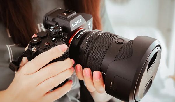 مشخصات دوربین فیلم برداری