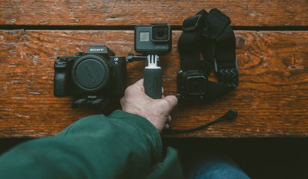 مراقبت از تجهیزات عکاسی؛ نکات لازم برای حفظ عمر دوربین عکاسی در شرایط اقتصادی ناپایدار